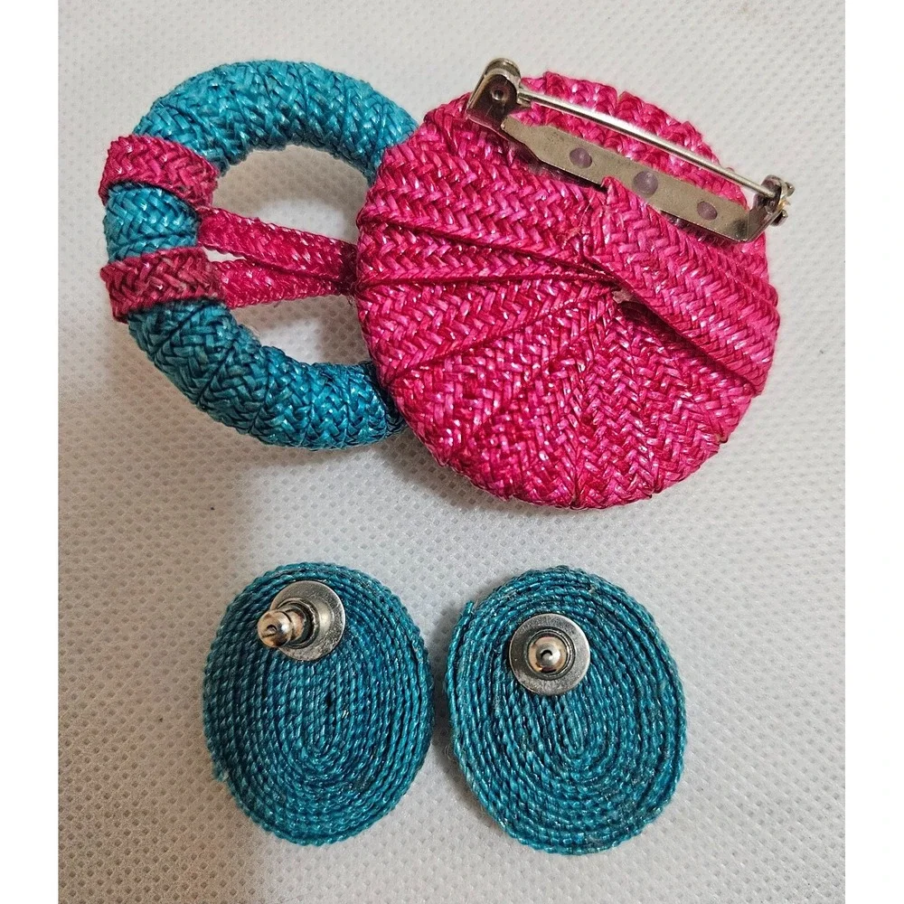 Vintage‎ HOT Pink and Turquoise Blue Raffia Weave Oval Earrings Brooch Pin 80's